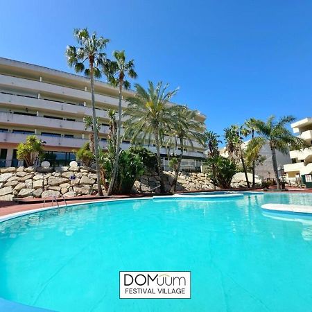 Domuum Holidays - Festival Village Салоу Экстерьер фото