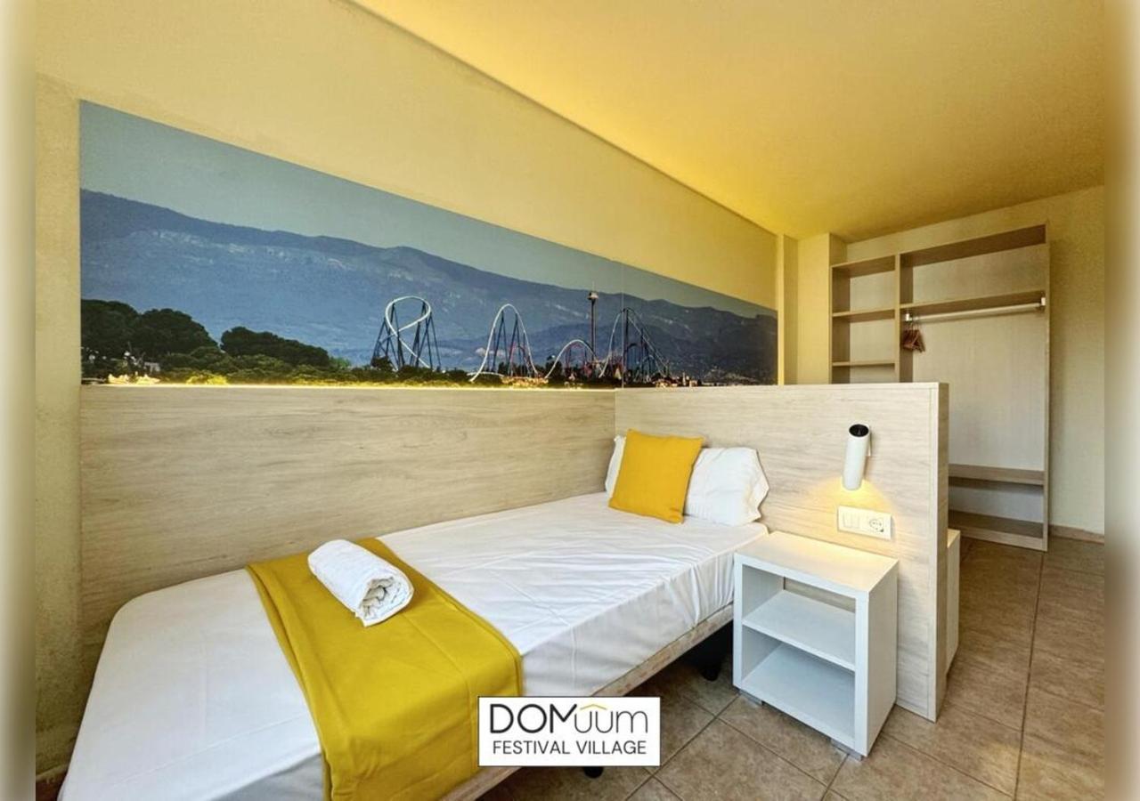 Domuum Holidays - Festival Village Салоу Экстерьер фото