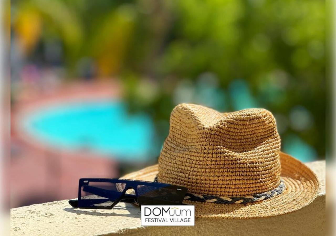 Domuum Holidays - Festival Village Салоу Экстерьер фото