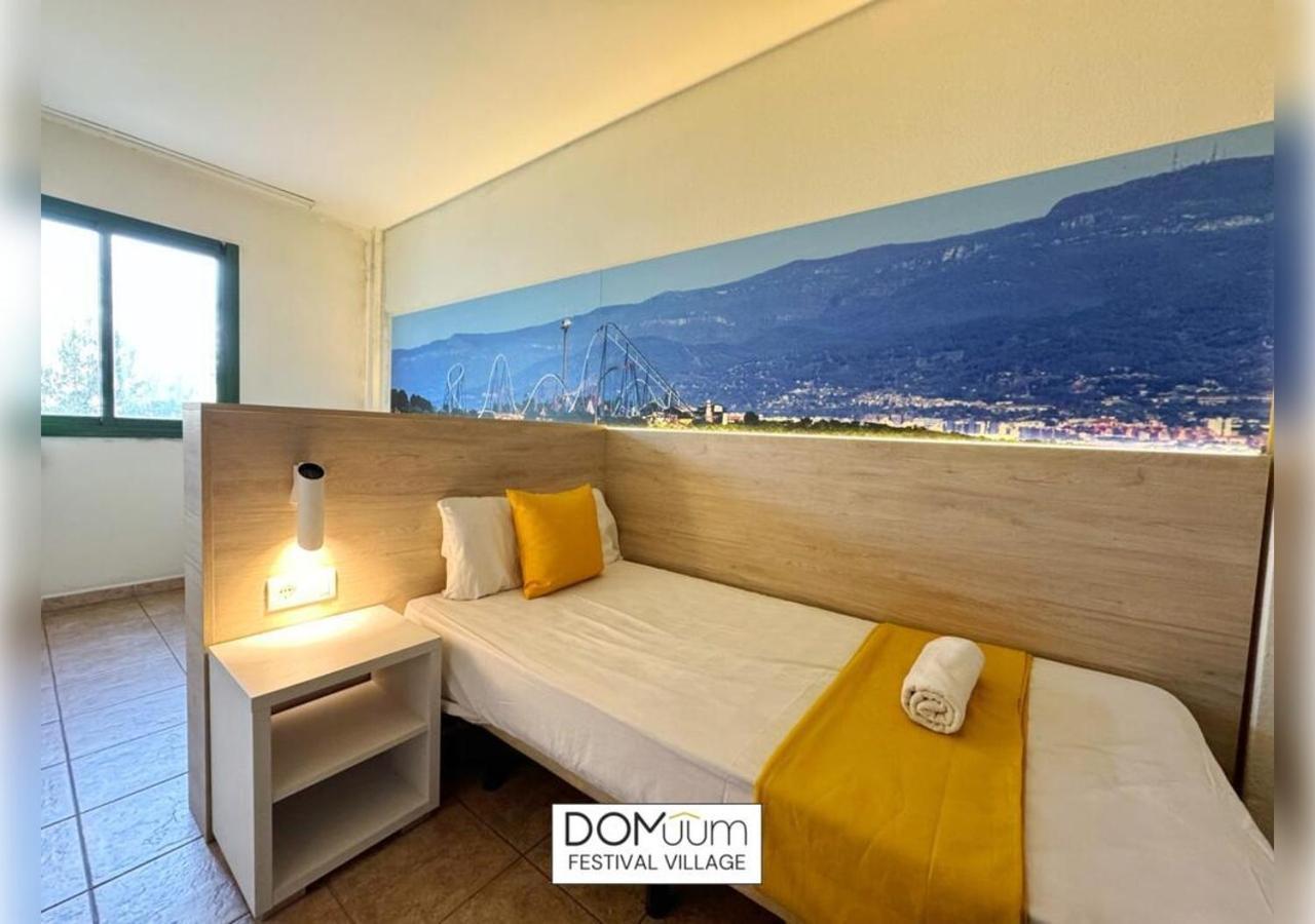Domuum Holidays - Festival Village Салоу Экстерьер фото